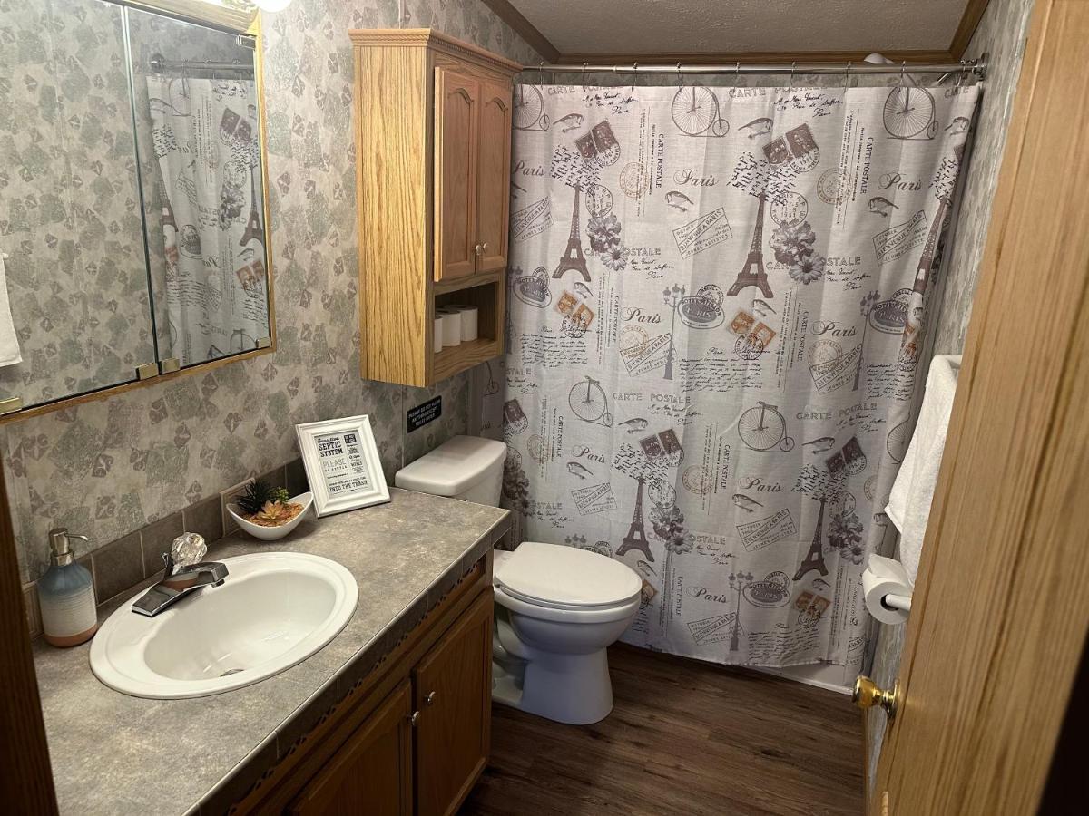 Spacious Cozy Getaway ! King Bed, Game Room, Out Door Patio Cairo Bagian luar foto